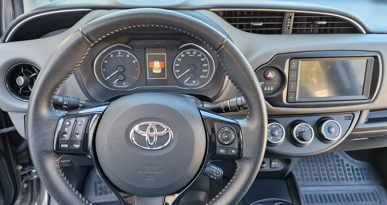 Toyota Yaris cena 53900 przebieg: 98000, rok produkcji 2020 z Toruń małe 232